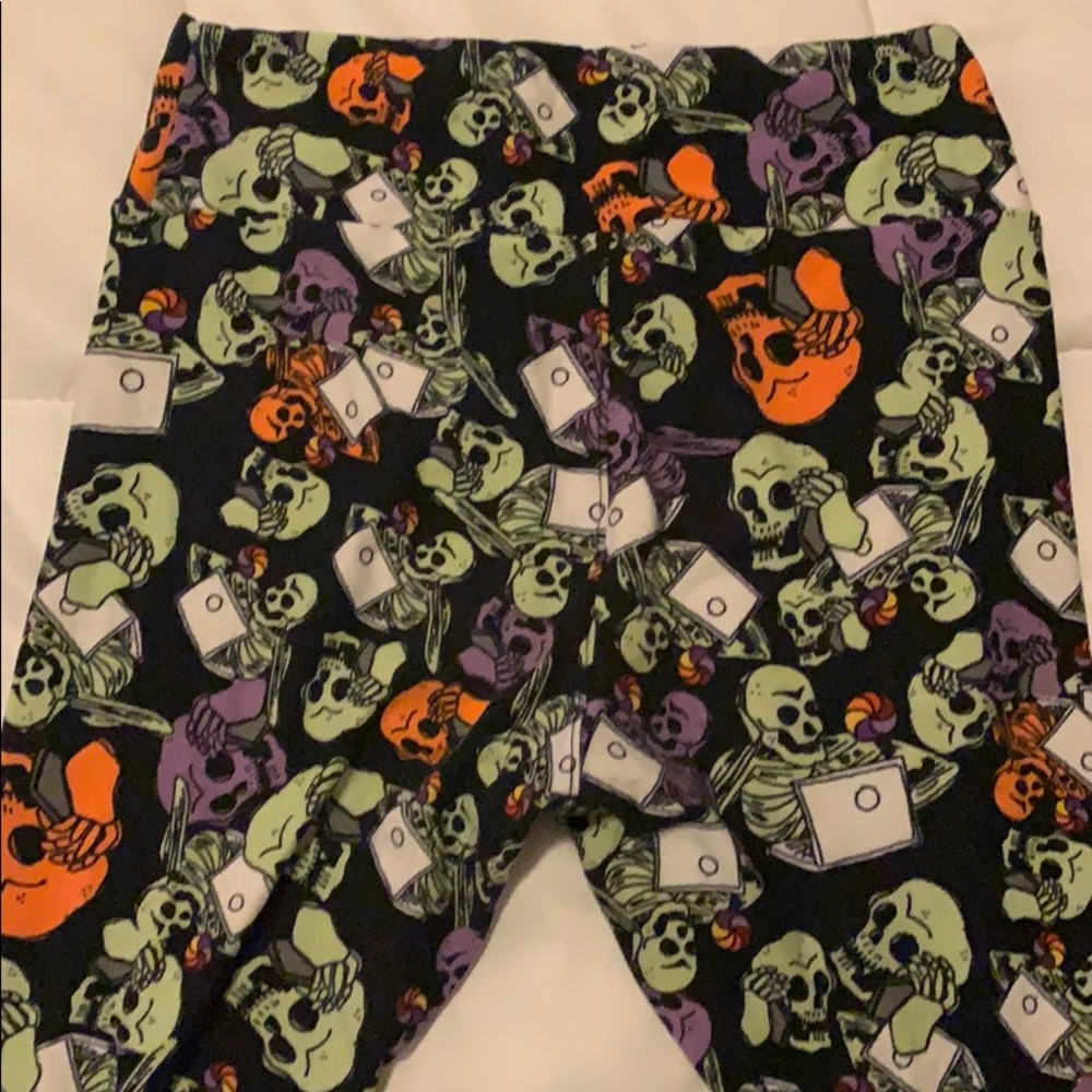 Lularoe skeleton leggings